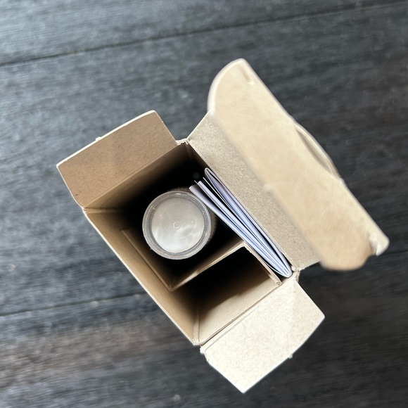 NWOT Youth To The People 15% VITAMIN C + CAFFEINE ENERGY SERUM - Picture 2 of 3